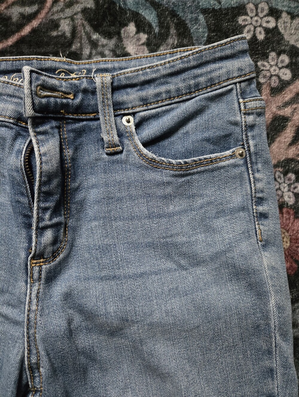 Universal Thread Jeans - Picture 3 of 6